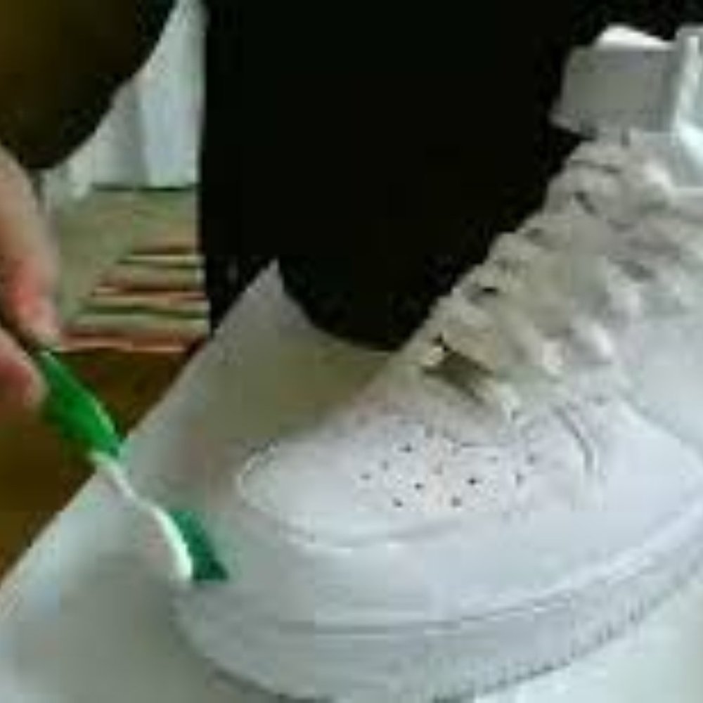 i clean shoes